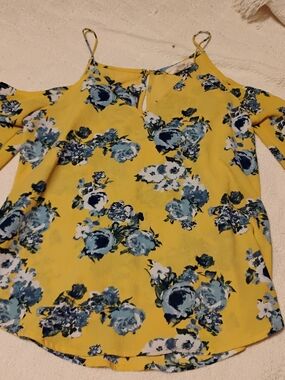 Sweet Wanderer Yellow Floral Cold-Shoulder Cami Top